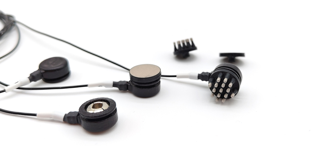 Close-up of flat and brush dry electrodes